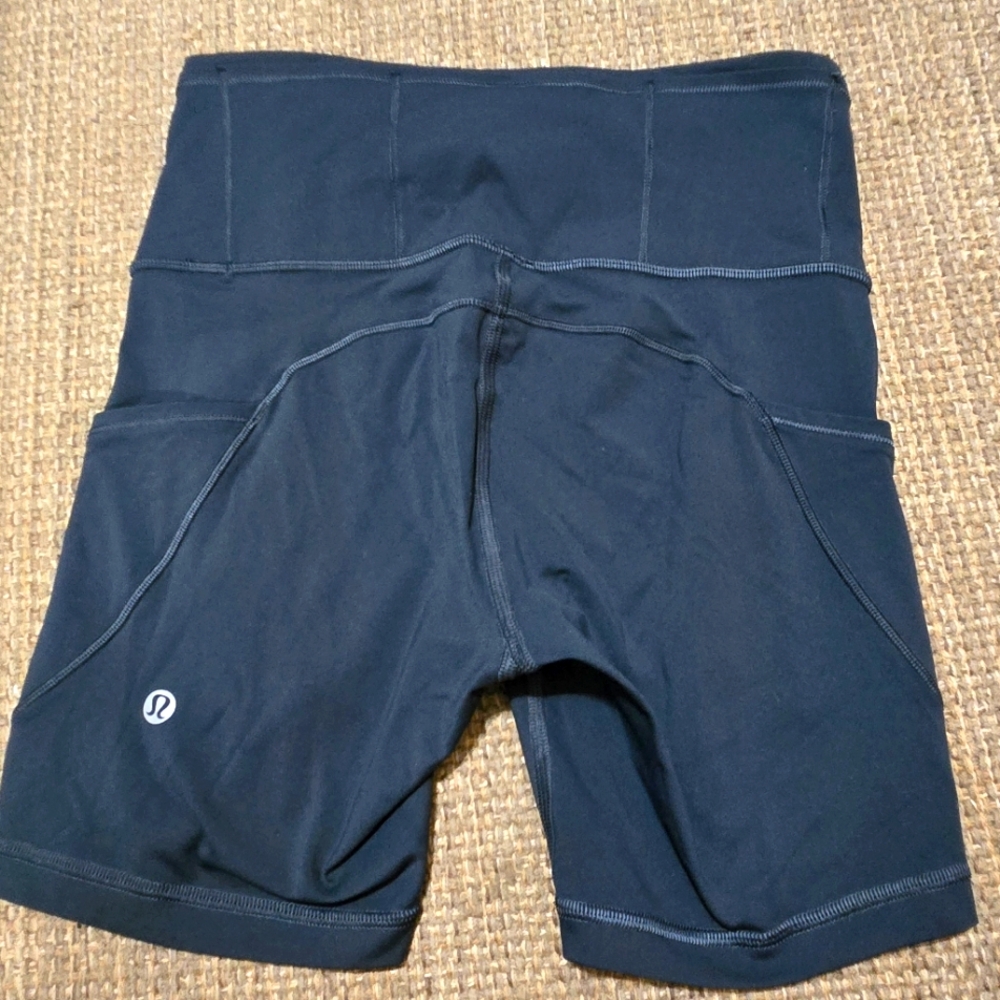 Lululemon High Rise Shorts sz 4